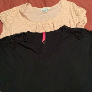 2 capped sleeve tops